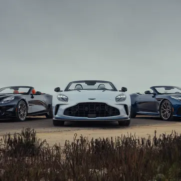 アストンマーティン、モントレー・カー・ウィークで限定シリーズ「スリルシーカー」を発表。ハイパーカー「ヴァルハラ」も公開