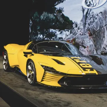 フェラーリ デイトナSP3「最後の1台」が競売に登場、なんと2600万ドル（約38億円）で落札される。「599+1」が持つ唯一無二の価値とは