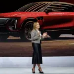 自動車業界で最も高給取りのCEOは誰？GMのメアリー・バーラが約30億円でトップに、GMの平均給与の「310倍」