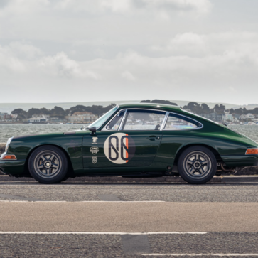 ポルシェのレストモッドに新たな選択、「912T」登場。ハンガリーのKammが車体重量わずか860kg台のシンプルなレストモッドを提案、価格は約4,200万円から
