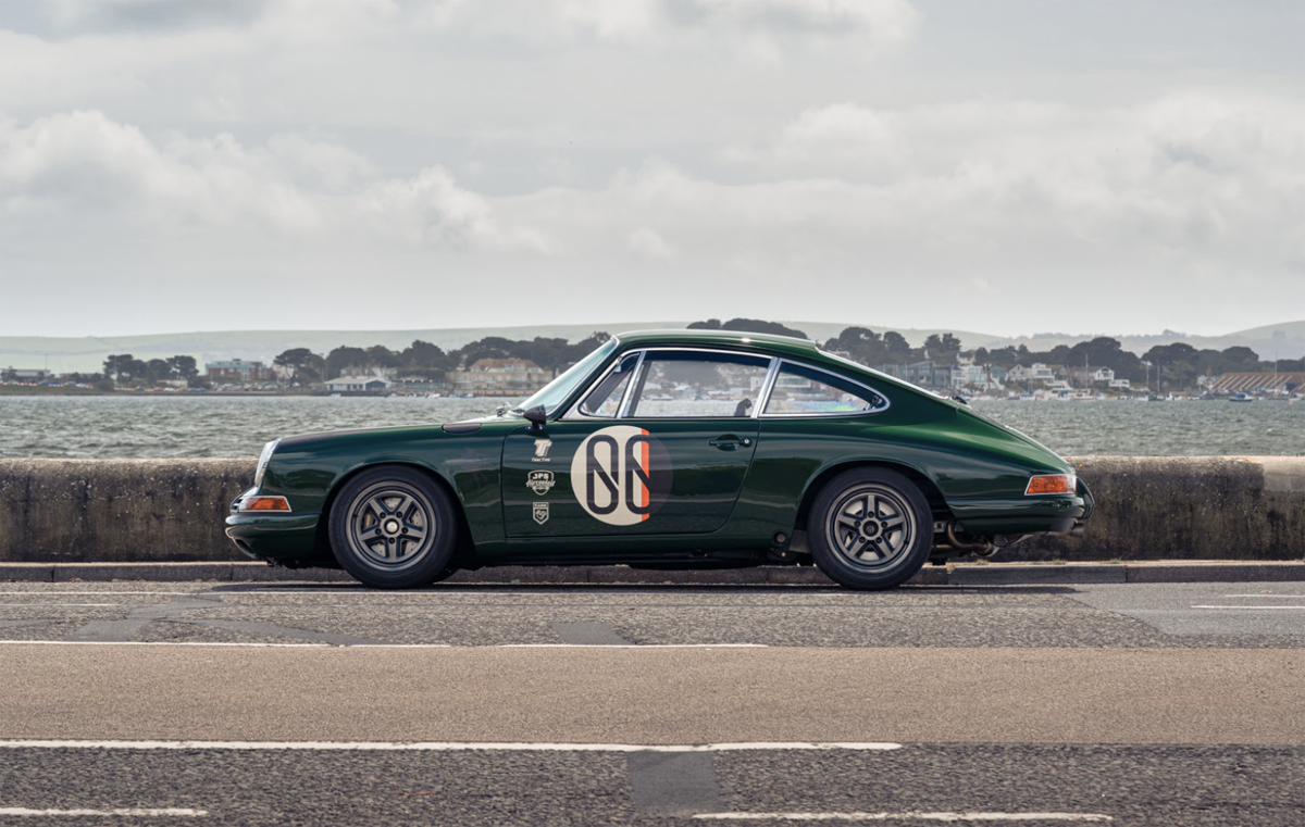 ポルシェのレストモッドに新たな選択、「912T」登場。ハンガリーのKammが車体重量わずか860kg台のシンプルなレストモッドを提案、価格は約4,200万円から