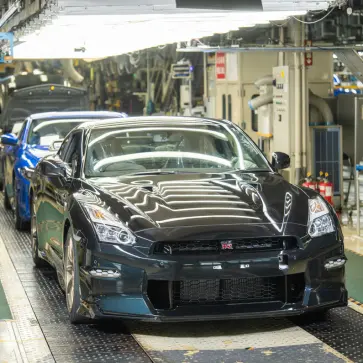 さよならR35 GT-R、18年の歴史に幕 — 最後の一台が工場から出荷。日産「R35 GT-Rで培われた技術や哲学は、今後のモデルに引き継がれる」