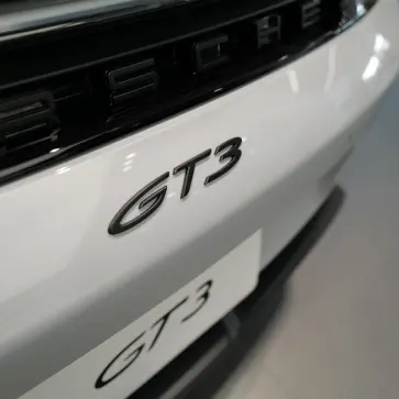 ポルシェ911「GT3」のリアとバッジ