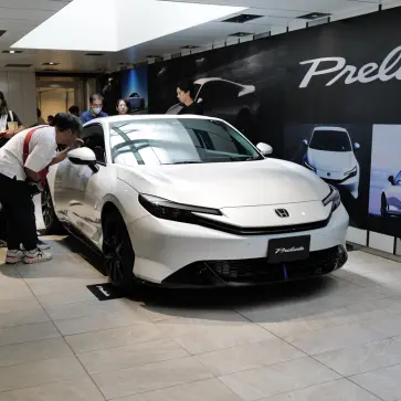 ホンダ プレリュード(ホワイト)のフロント