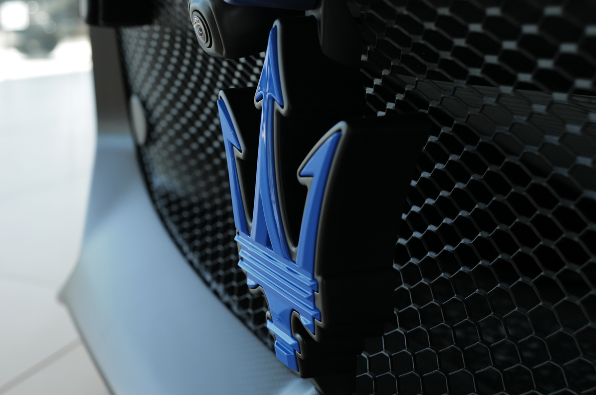 マセラティのエンブレム（トライデント）