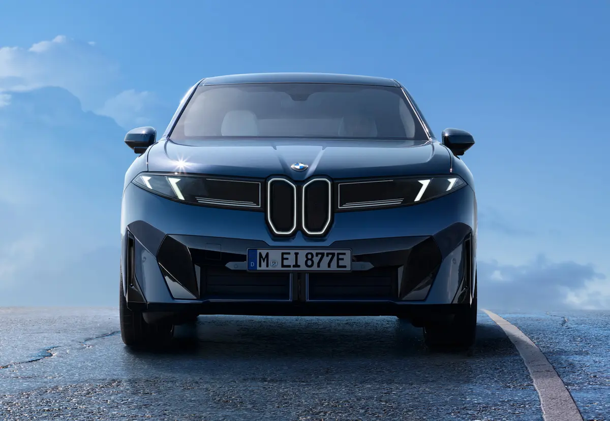 【新型BMW iX3】次世代「ノイエクラッセ」第1弾モデル、最大航続805kmで登場。今後のBMWのデザイン、そしてテクノロジーを示唆