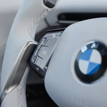 【BMW】次期M3 EVに「驚きの仕掛け」？マニュアルや疑似シフトは搭載されずも独自の演出に期待。「きっと失望させませんよ」