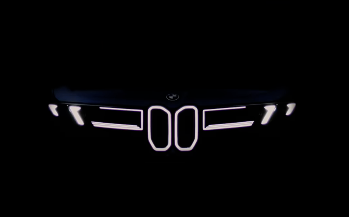 BMW、新型「iX3」の顔をチラ見せ。新世代EV専用「ノイエ・クラッセ」プラットフォーム採用、デザイン言語も刷新へ【動画】
