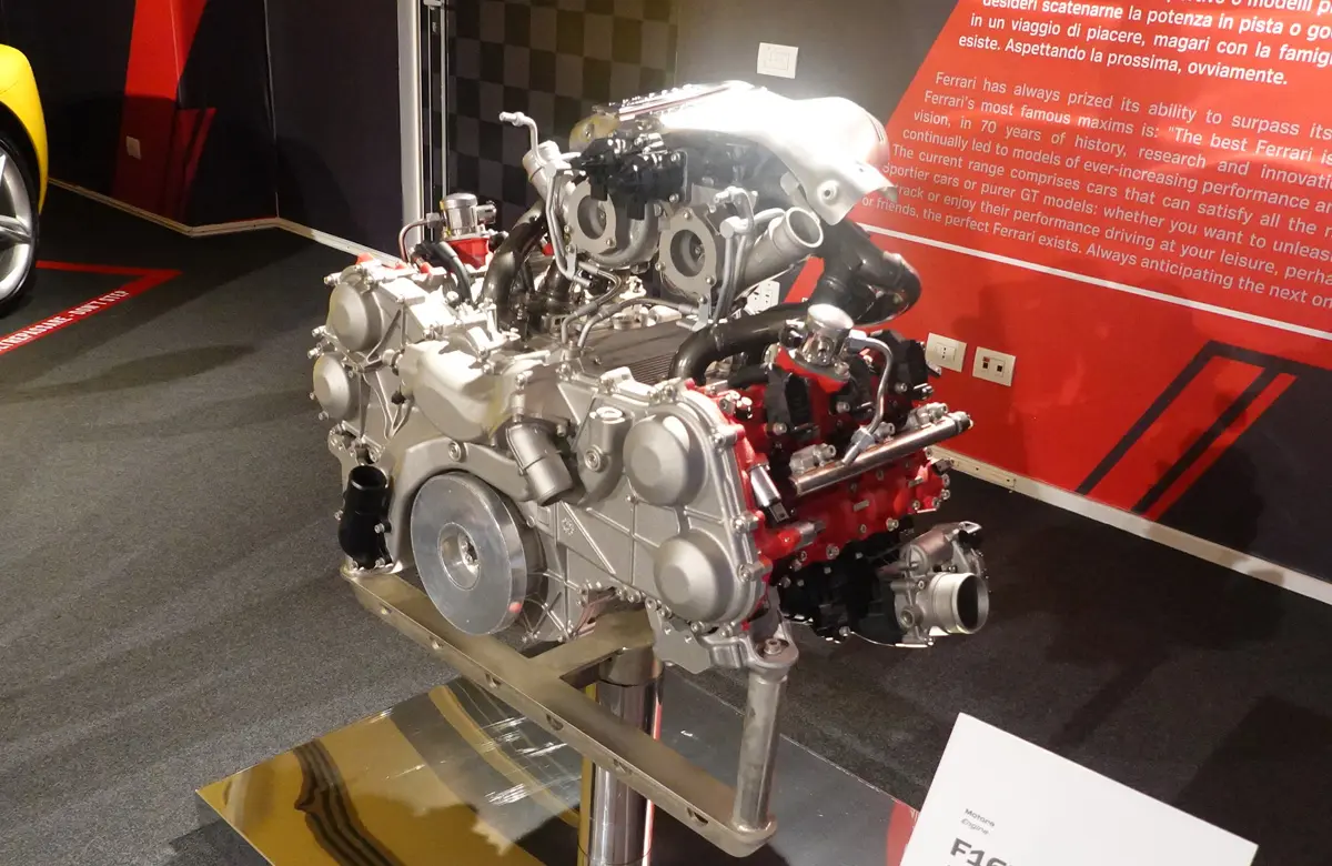 世界初のV6エンジン誕生秘話。ランチア・アウレリアに搭載され、やがてフェラーリや日産GT-Rへと受け継がれた技術