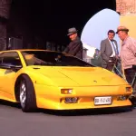 ランボルギーニ「ディアブロ」誕生35周年。時速325km/hを突破した伝説のスーパースポーツを振り返る。なお最も売れたのは「レッド」