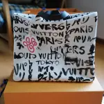 ルイ・ヴィトン×NIGO「ショッパー･トート MM｣を購入。当初は興味がなかったが、実物を見て、実際に持ってみるとけっこういい感じである