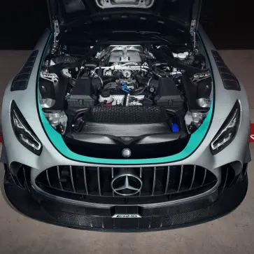 メルセデスAMG、限定30台の「GT2 Edition W16」を発表。価格は約1億2,000万円、同社史上最高の818馬力を誇るサーキット専用モデル