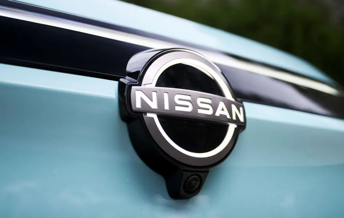 日産が再生に向け「1,600ものコスト削減策を発見」。ヘッドレストの種類を半減、ヘッドライトの照射範囲を狭め、内装生地は「非UV対応」、中国製パーツ採用強化へ