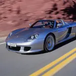 【25周年】ポルシェ・カレラGT誕生から四半世紀──伝説のV10スーパーカーが築いた「公道最速」の哲学、そして伝説となった背景とは