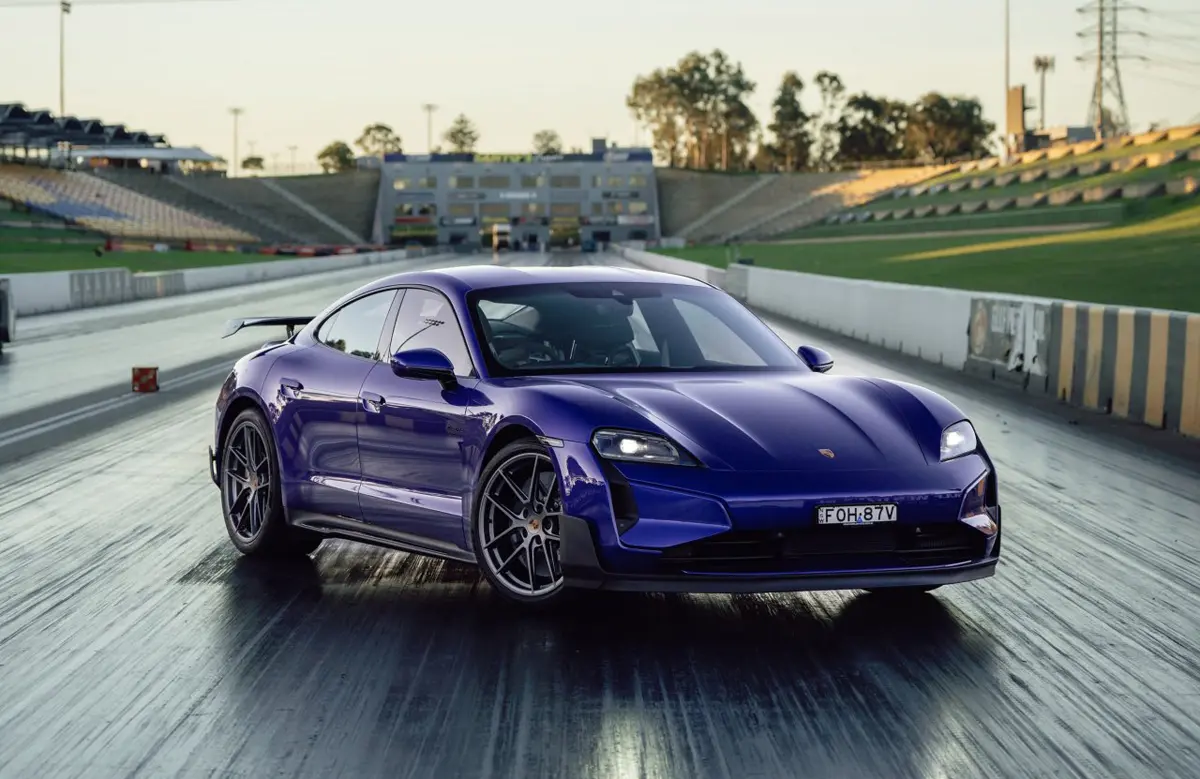 ポルシェ・タイカン ターボGT、豪州で市販車最速の1/4マイル記録「9.083秒」を樹立。EVドラッグレース新時代へ