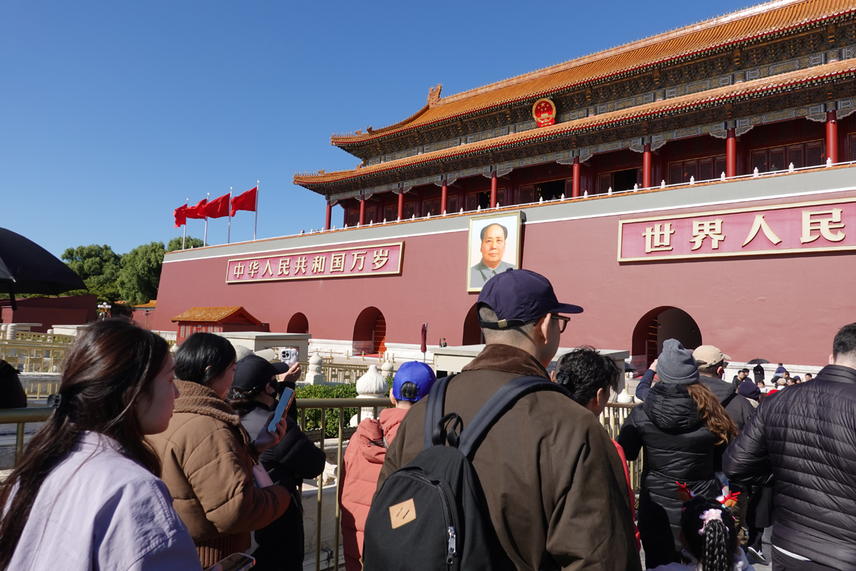 中国 北京の天安門タワー、そして天安門広場へ。何度もネットでは見ているが、実物は迫力がぜんぜん違った件