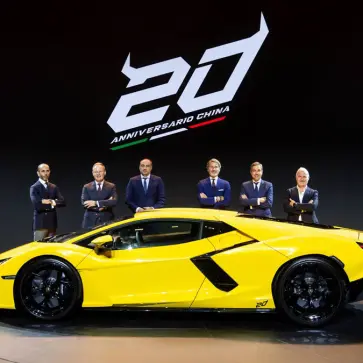 ランボルギーニが中国にて大規模イベント開催、アドペルソナム「20周年」を記念するレヴエルトの特別仕様車も公開