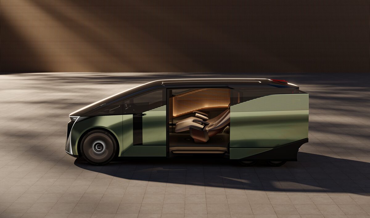 レクサス、「LS」を“ラグジュアリーセダン”から“ラグジュアリースペース”へと進化させる。まさかの「6輪EVミニバン」コンセプトを発表