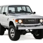 まさかのトヨタ公式。名車「ランドクルーザーFJ60」のレストモッド、ツインターボV6を搭載した「ターボ・トレイル・クルーザー」がデビューを飾る