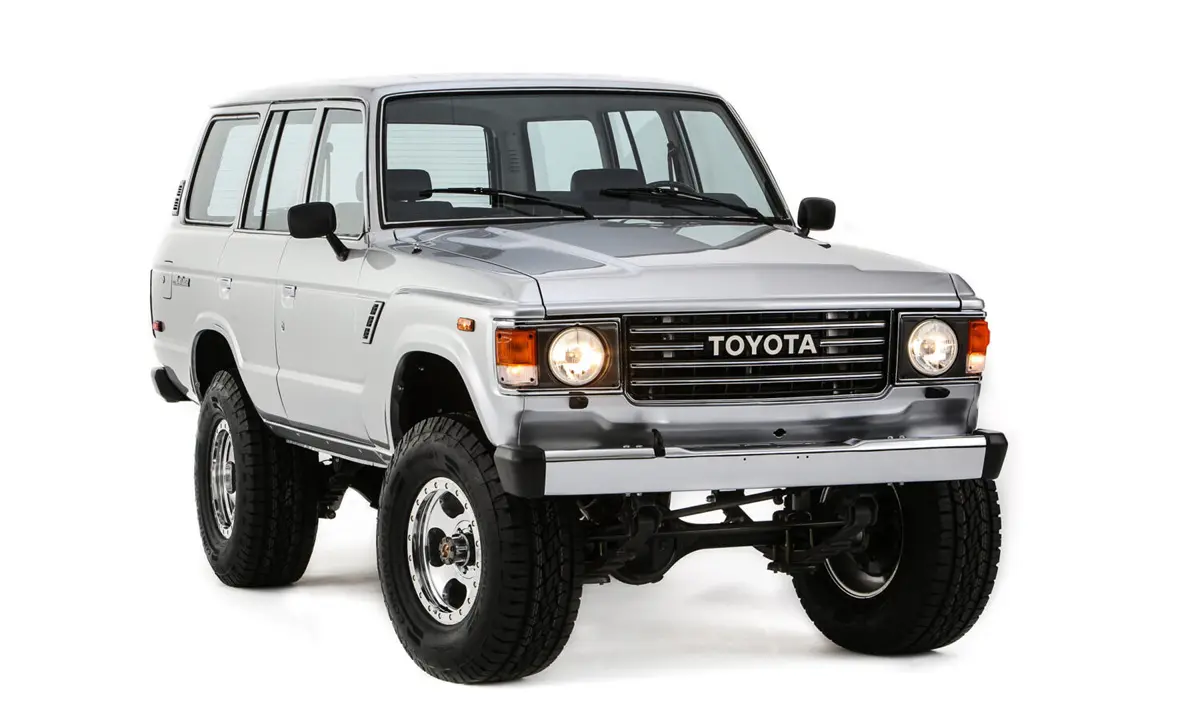 まさかのトヨタ公式。名車「ランドクルーザーFJ60」のレストモッド、ツインターボV6を搭載した「ターボ・トレイル・クルーザー」がデビューを飾る