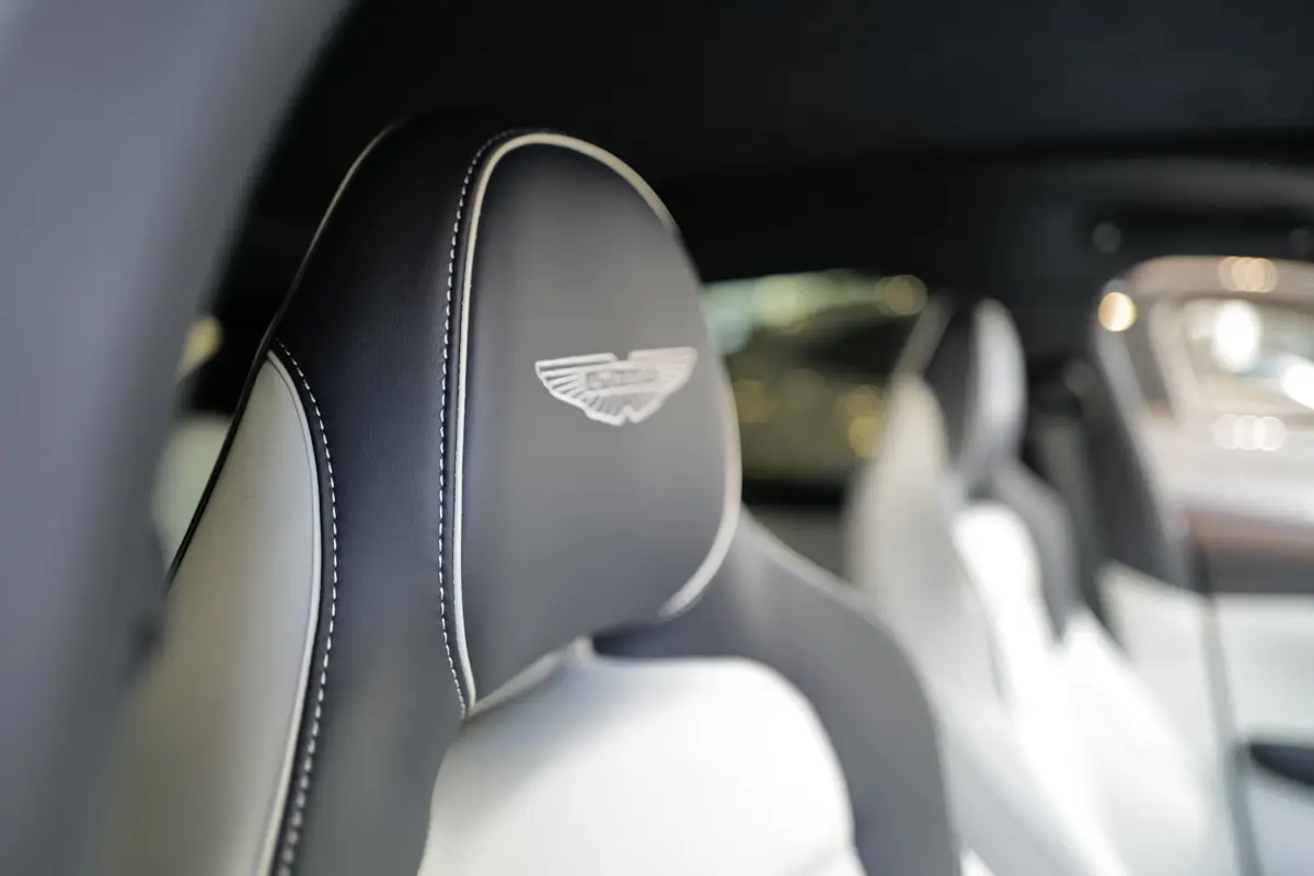 アストンマーティン