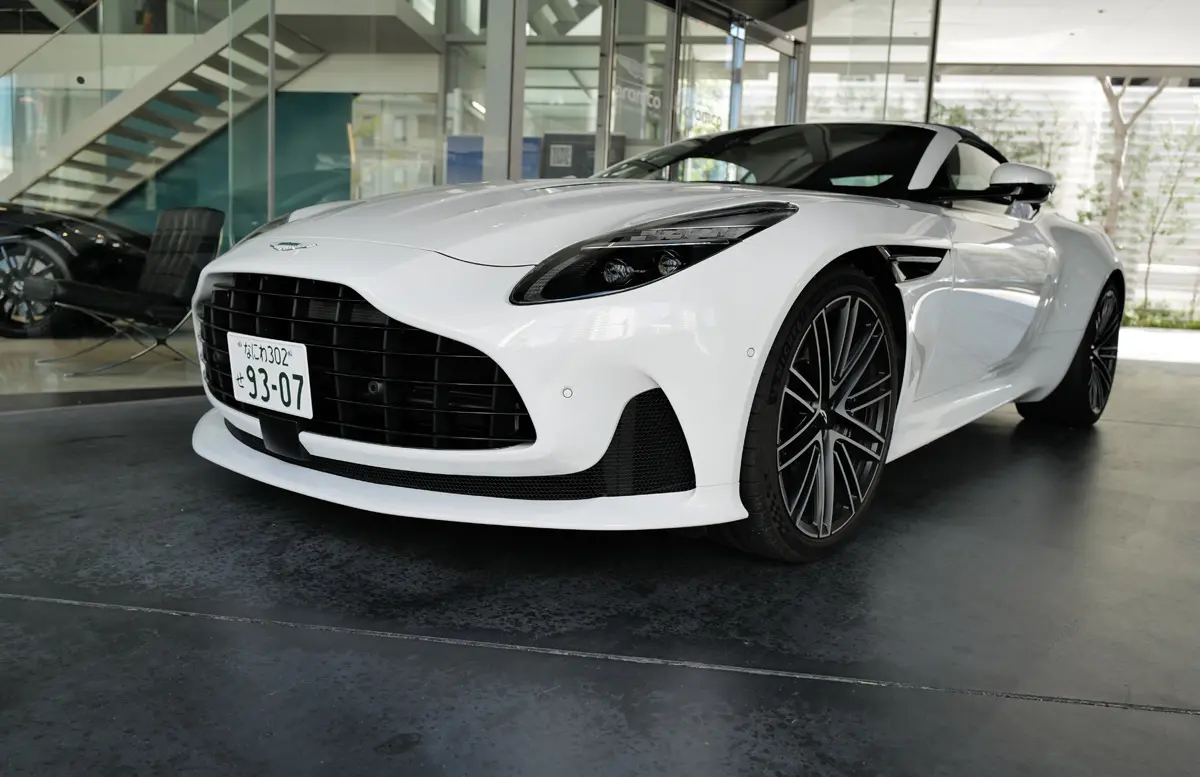 【試乗】アストンマーティンDB12 ヴォランテ。欠点を探すのが難しいほどの「オールマイティなスポーツカー」、まさに新世代アストンの象徴である