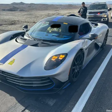 1,000馬力超え2.3億円超のハイパーカー、アストンマーティン「ヴァルハラ」が開発テスト中に危険運転、現地保安官によって「御用」となる