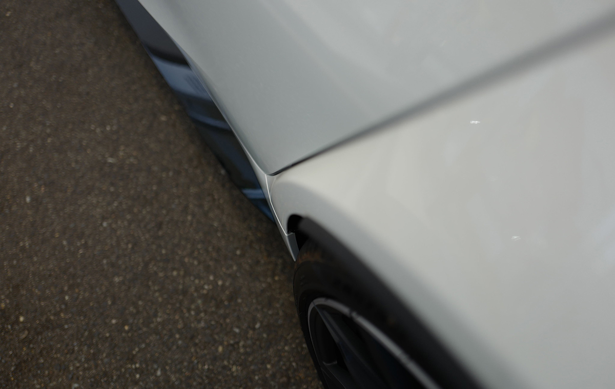 BMWはなぜM3とM5に「リアドアとフェンダーのツラが合わず段差がある、不整合な」デザイン採用しているのか？──デザイン責任者が語る”違和感” “レーシングカーらしさ”の美学とは