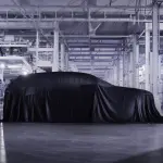 ベントレー、長期成長計画「Beyond100+」戦略を更新。完全電動化は2035年以降に延期、新型ラグジュアリーSUVを2026年発表へ