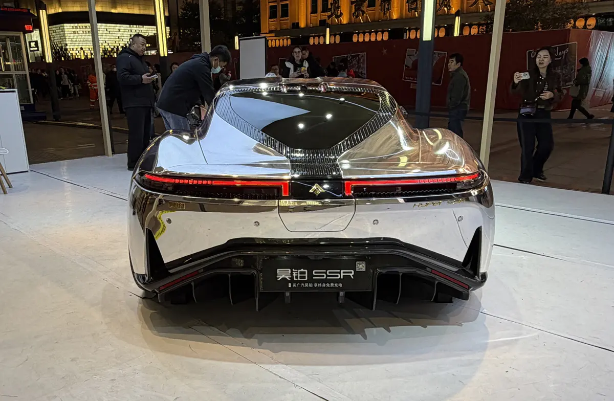 なんだガセだったのか・・・。中国が「0-100km/h加速5秒以上規制」を異例の「公式」否定──議論を呼んだ文言は“誤読”だったと説明