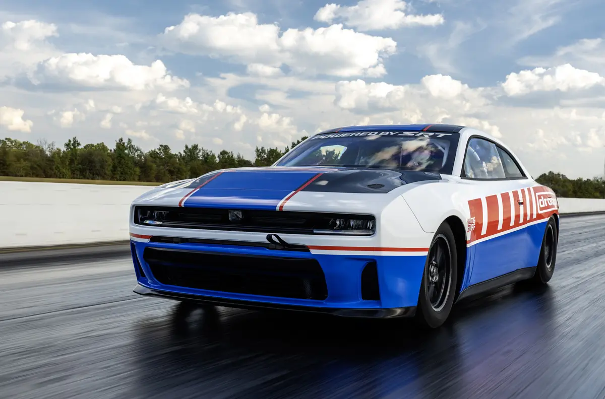 ついに「新型ダッジ・チャージャー」にV8搭載モデル登場。ただし限定50台、ドラッグ専用の“ハッスル・スタッフ・ドラッグパック”