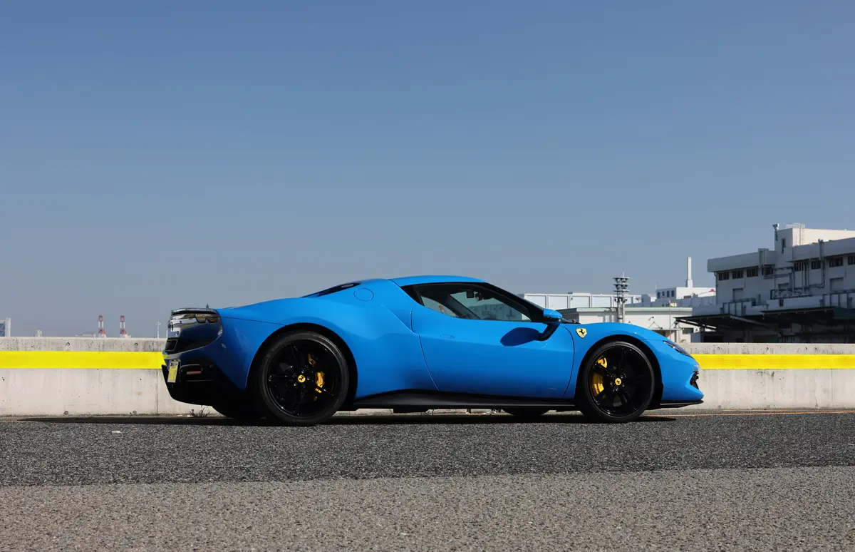 今日のフェラーリ296GTB。神戸でサクっと撮影、はじめて1日の多くを296GTBと過ごすことに【動画】