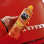 食器用洗剤でクルマを洗うのはNG？塗装やゴムを傷める意外な理由とは。ボクは20年以上洗車に台所用洗剤を使用しているが