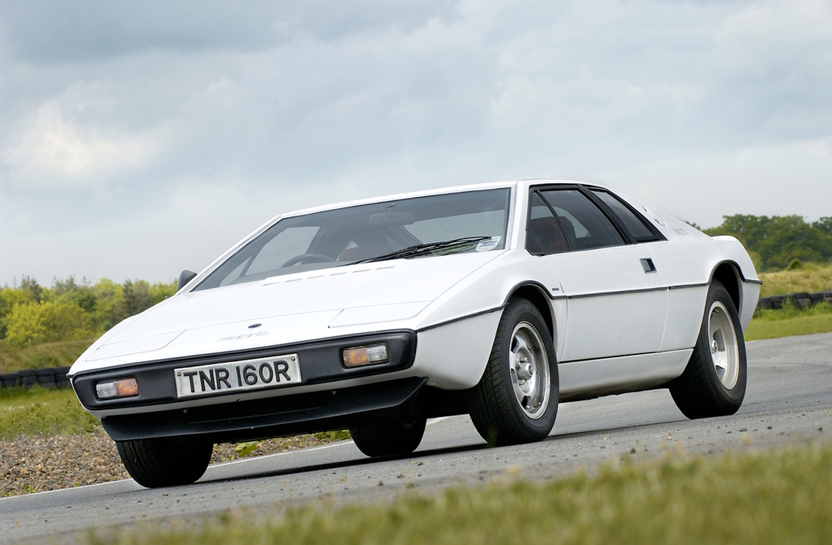 【ファン歓喜】ロータス、伝説の「エスプリ」商標を電撃再登録。50周年を飾るEVスーパーカー復活のシナリオを大胆予測