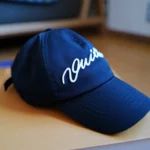 ルイ・ヴィトンのキャップ「キャップ･シグネチャー」を買う。ファレルのエッセンスが反映され「スポーティーでワイルド」。ほかのルイ・ヴィトンやエルメスの帽子と比べてみよう