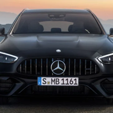 ついに「メルセデス・ベンツ史上最悪の失敗作」とされた4気筒版AMG C63が生産中止へ。「テクノロジーの傑作」とされながらもなぜファンに拒絶され短期間での終焉を迎えたのか