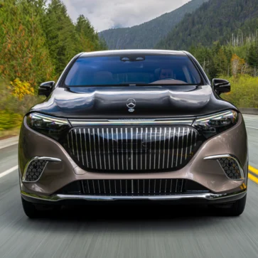 メルセデス・ベンツ、マイバッハEQS SUVが売れずに最大5万ドル（775万円）の値引き。「もう1台ベンツが買える」として話題に