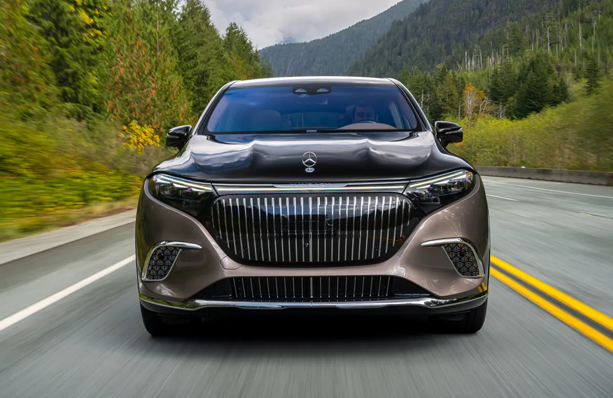 メルセデス・ベンツ、マイバッハEQS SUVが売れずに最大5万ドル(775万円)の値引き。「もう1台ベンツが買える」として話題に