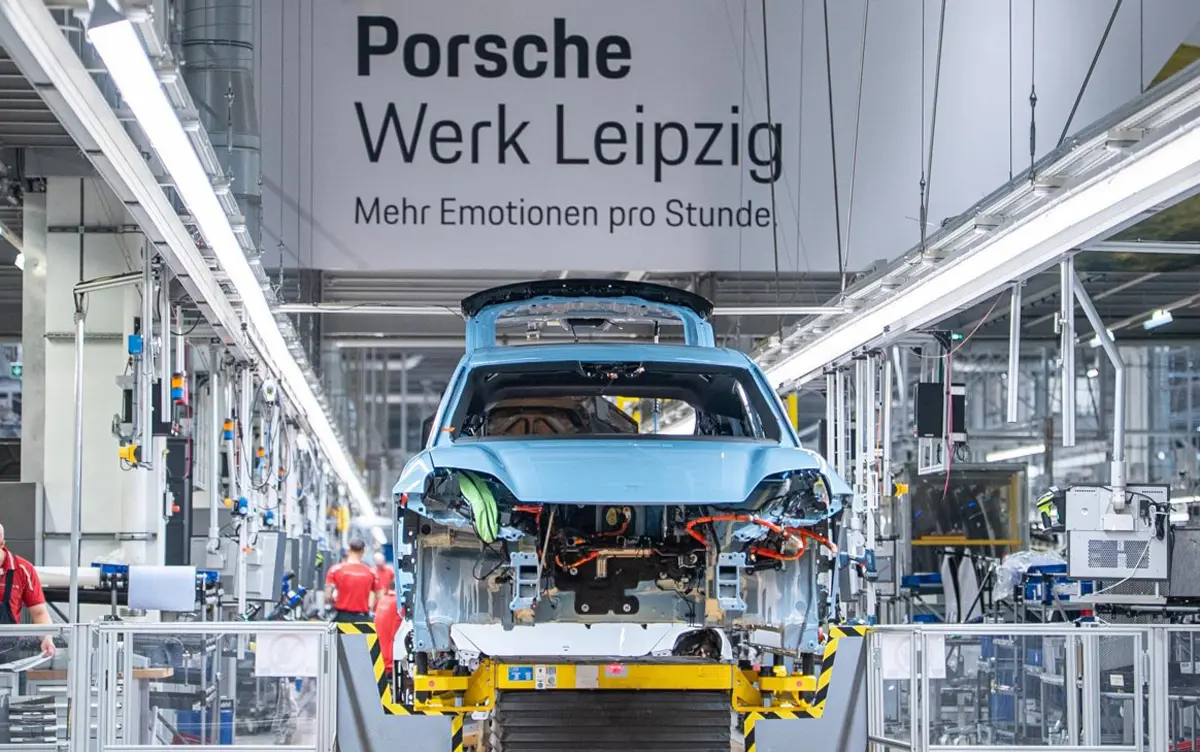 ポルシェ・ライプツィヒ工場が世界最高峰の自動車生産工場に。「リーン生産アワード」受賞の秘密兵器とは