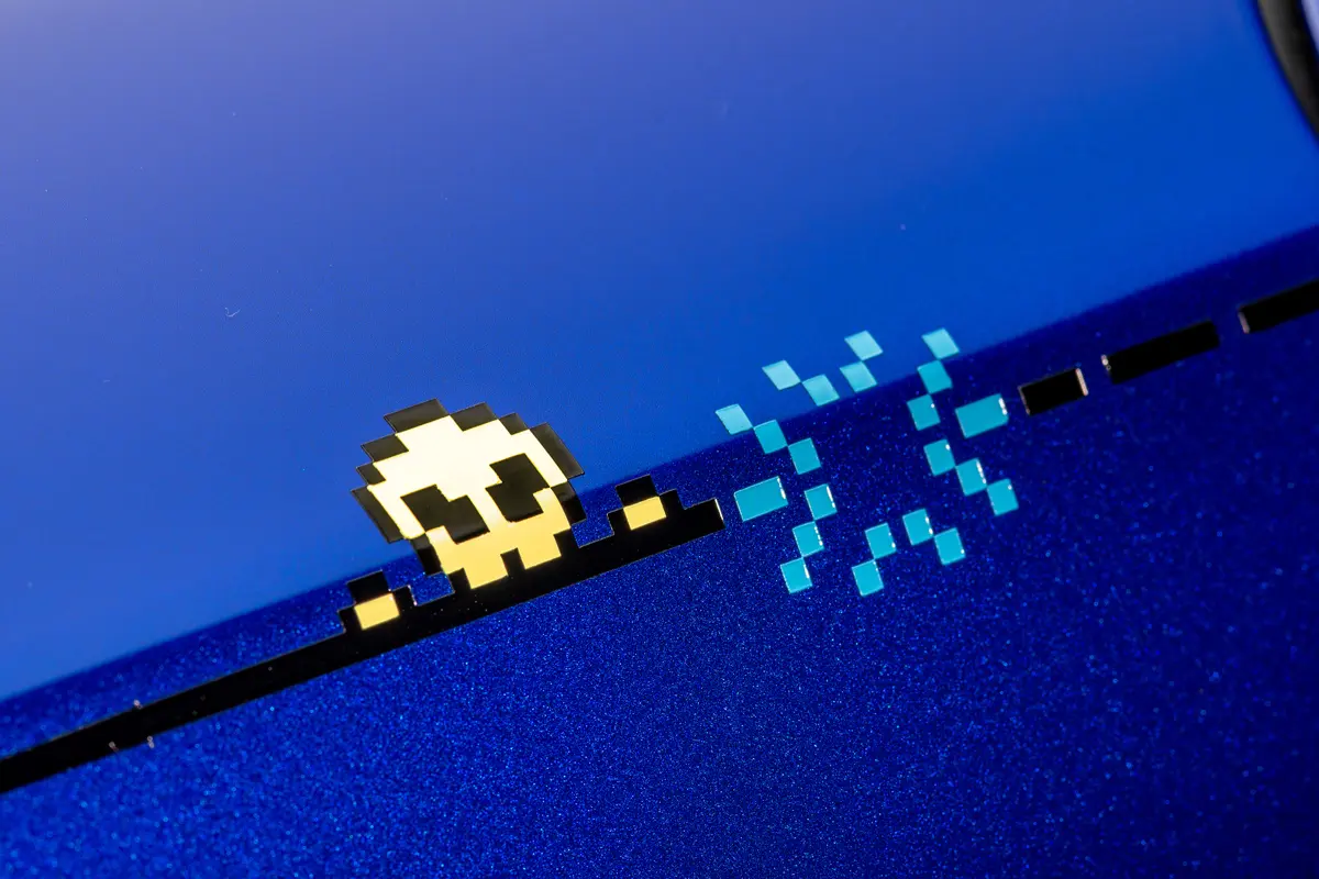 その時、世界が驚いた。ロールス・ロイスが公式として“ゲーマー専用”V12マスターピース「ゴースト・ブラックバッジ Gamer」を製作