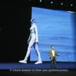 【最前線】中国の振興EVメーカー、シャオペン（XPENG）がセクシーな人型ロボット”アイアン（IRON）”を公開。全固体電池搭載ヒューマノイドが切り拓く未来の「人」とは