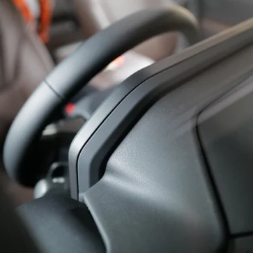 ランドクルーザー250の内装異音対策。「異音」に対する捉え方は人それぞれだが、ボクはこういったビビリ音や共鳴音は許容できない