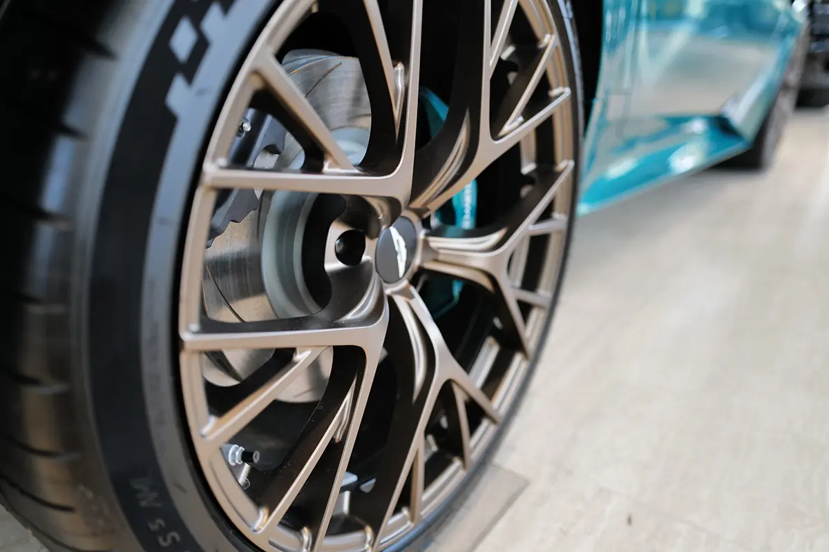 【検証】軽いホイールは本当に「速い」のか？驚きの実測データが明かす、軽量化の限界と“数字に現れない”真の価値【動画】