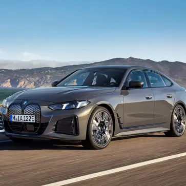 いったいなぜ?BMW 3シリーズにメルセデス・ベンツCクラスも大失速、欧州「プレミアムセダン市場」が急激に崩壊した理由とは