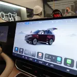 【命に関わる罠】最新車種の「巨大モニターとタッチパネル」が事故を招く？トヨタと米大学が暴いた驚愕の調査結果