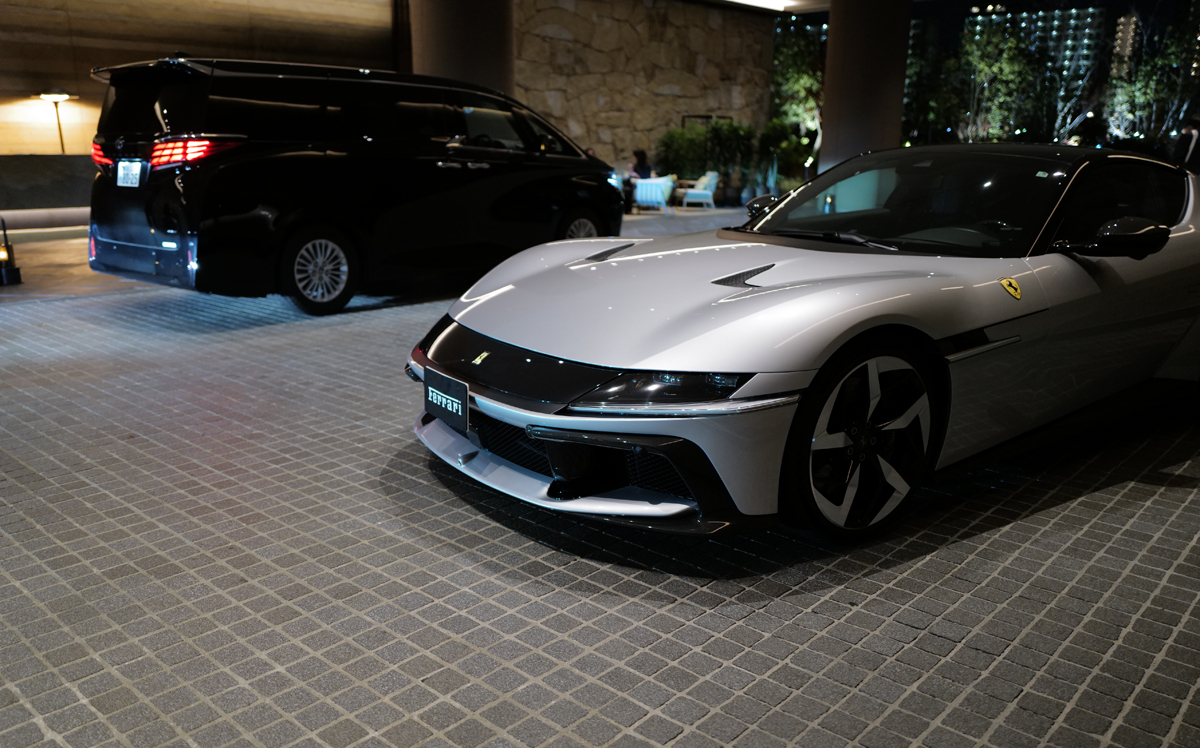 大阪城を望むラグジュアリーホテル「パティーナ大阪」駐車場へランドクルーザー250を停めてきた。エントランスではスーパーカーに挟まれる【動画】