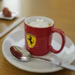 またフェラーリを新車で注文してきた。今回のボディカラーはやっぱり「フェラーリらしくない」パープル、そしてリバリーはイエロー