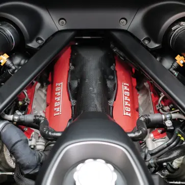 【歴史的転換】EUが“エンジン車禁止”を本当に撤回。2035年以降もガソリン車とハイブリッド車が生き残る「衝撃のシナリオ」へ