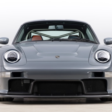 850馬力の「空冷ポルシェ」、993ベースのガンサーワークス最新作『ジェミニ』登場。インテリアには日本製「ブラックデニム」、このメカメカしさが最高である