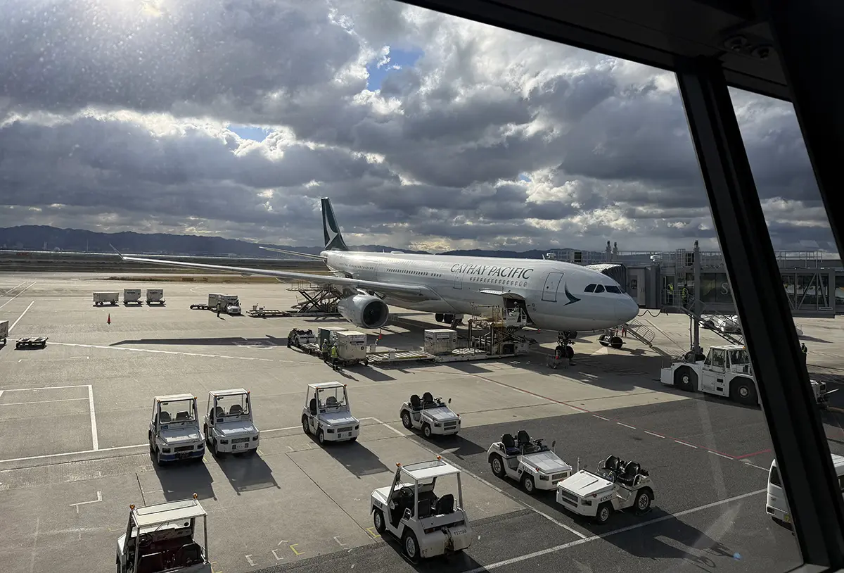 日中関係が悪化する状況で香港へ。現地ではそういった「イザコザ」も関係はなくごく普通に過ごせるようだ。まずか関空から香港国際空港へ、そしてコンラッド香港へ